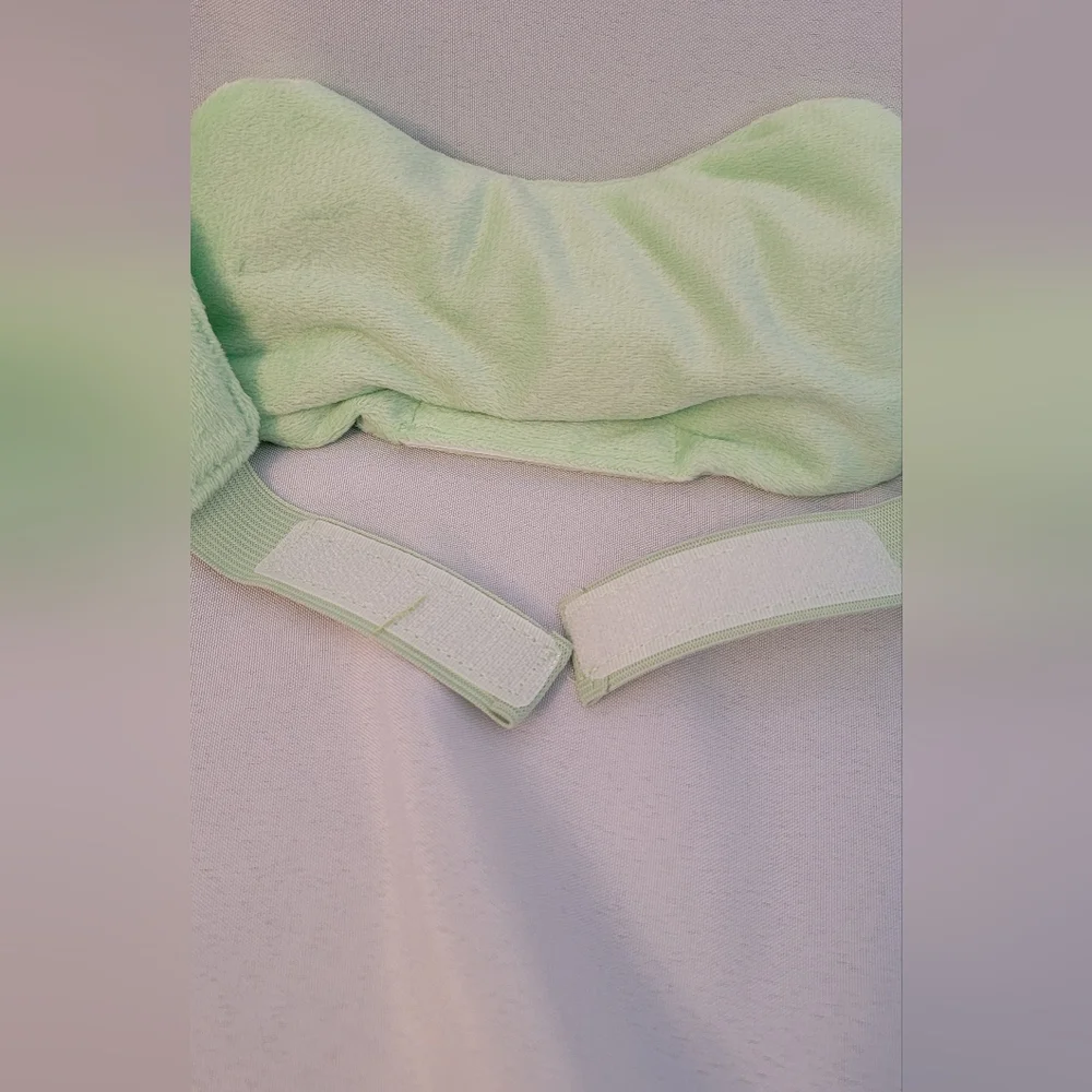 NWOT Anti Stress Sinus Pillow Light Green Plush Sleep Mask